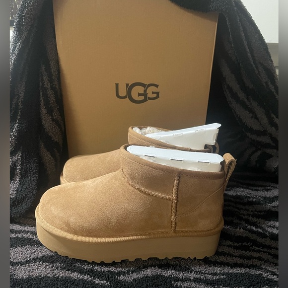 Kids Classic Ultra Mini Platform UGG size 4 Chestnut - Picture 1 of 11